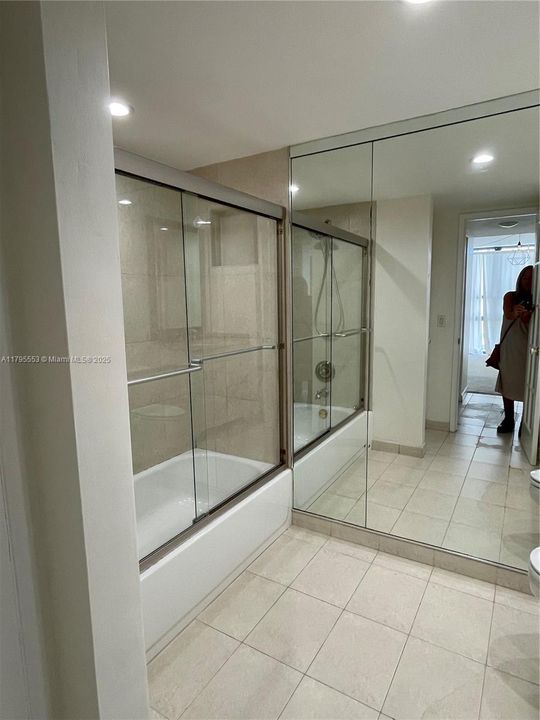 最近售出: $335,000 (1 贝兹, 1 浴室, 768 平方英尺)