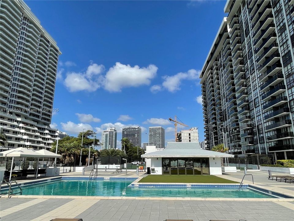 最近售出: $335,000 (1 贝兹, 1 浴室, 768 平方英尺)