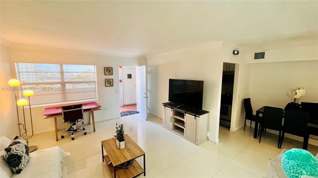 Recently Sold: $249,000 (1 beds, 1 baths, 650 Square Feet)