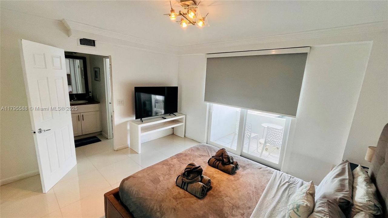 Recently Sold: $249,000 (1 beds, 1 baths, 650 Square Feet)