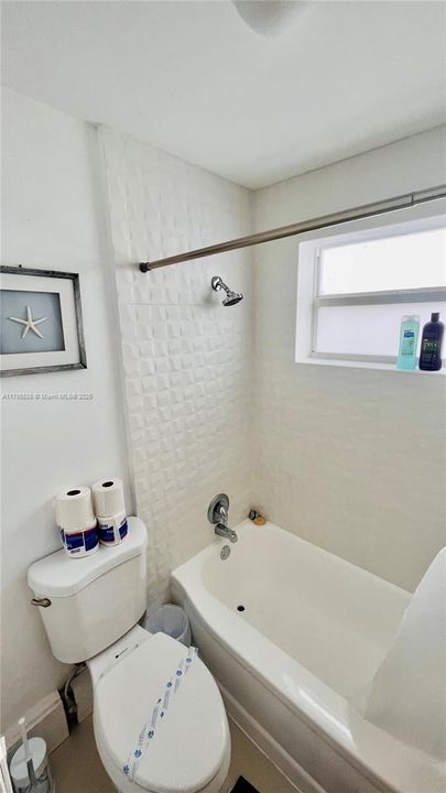 Recently Sold: $249,000 (1 beds, 1 baths, 650 Square Feet)