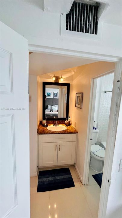 Recently Sold: $249,000 (1 beds, 1 baths, 650 Square Feet)