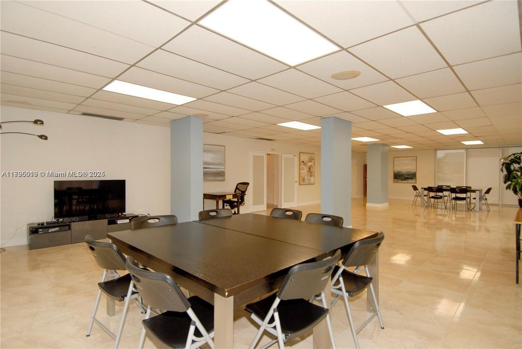 Activo con contrato: $399,000 (2 camas, 2 baños, 1200 Pies cuadrados)