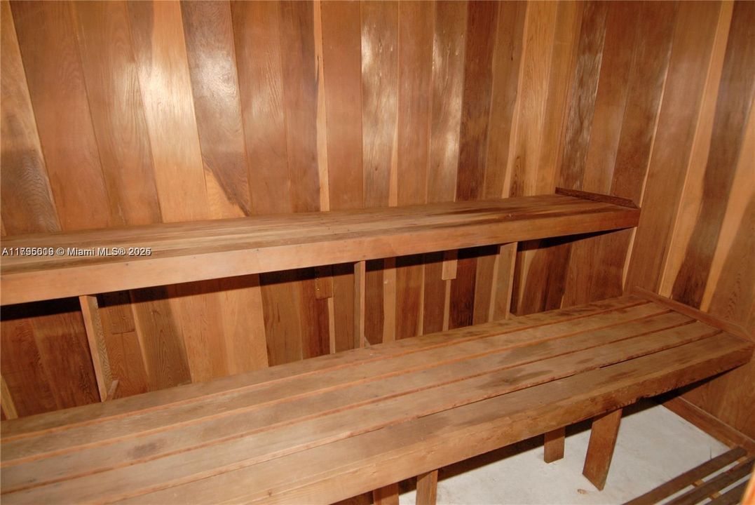 Activo con contrato: $399,000 (2 camas, 2 baños, 1200 Pies cuadrados)