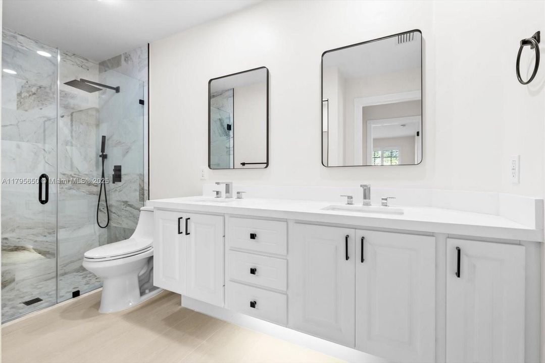 Recently Sold: $480,000 (2 beds, 2 baths, 1526 Square Feet)