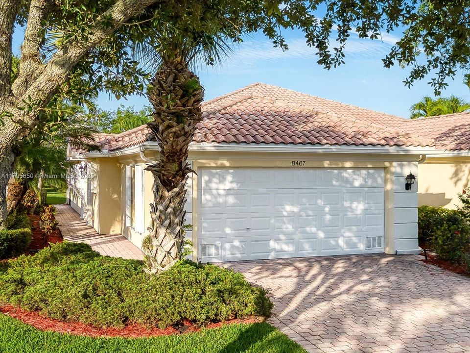 Recently Sold: $480,000 (2 beds, 2 baths, 1526 Square Feet)