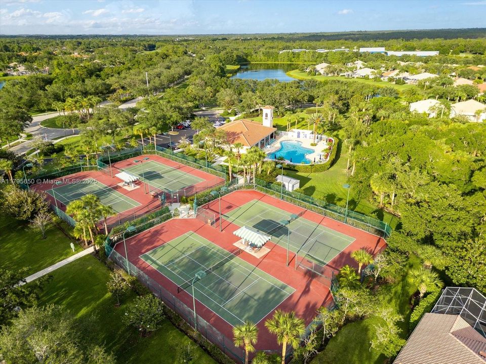 Pickleball/Tennis Courts