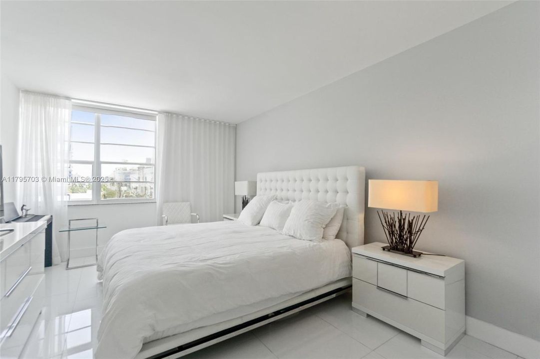 Recently Sold: $849,000 (2 beds, 2 baths, 1190 Square Feet)