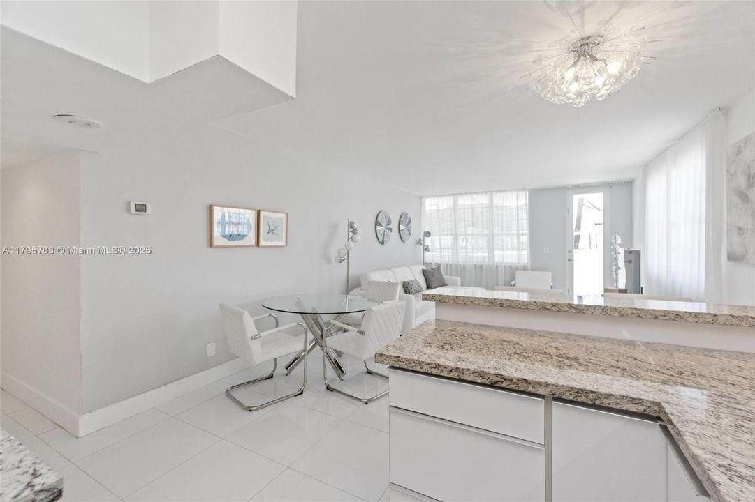 Recently Sold: $849,000 (2 beds, 2 baths, 1190 Square Feet)