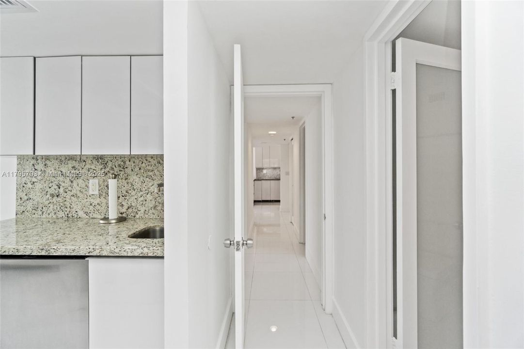 Recently Sold: $849,000 (2 beds, 2 baths, 1190 Square Feet)