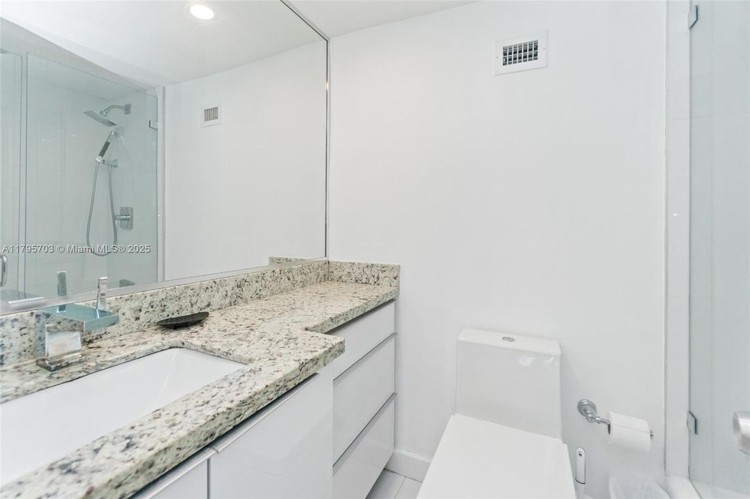 Recently Sold: $849,000 (2 beds, 2 baths, 1190 Square Feet)