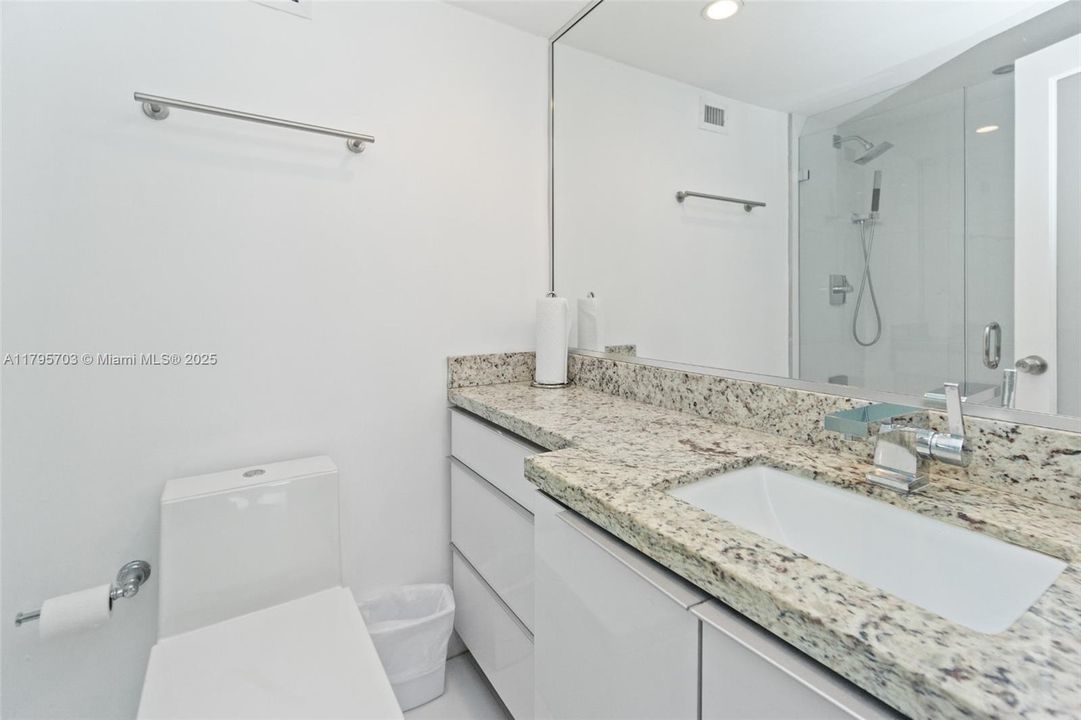 Recently Sold: $849,000 (2 beds, 2 baths, 1190 Square Feet)