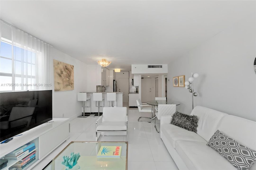 Recently Sold: $849,000 (2 beds, 2 baths, 1190 Square Feet)