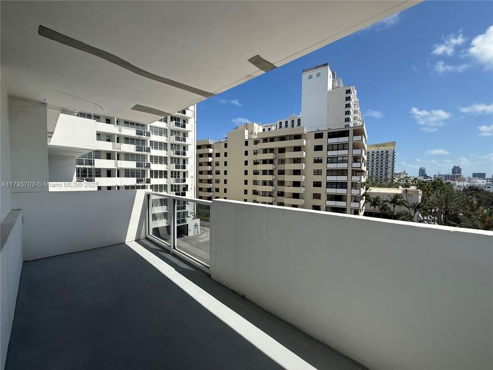 Recently Sold: $849,000 (2 beds, 2 baths, 1190 Square Feet)