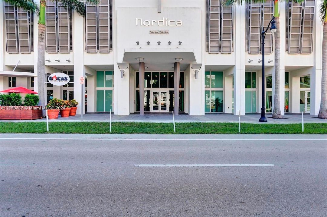 待售: $594,990 (2 贝兹, 2 浴室, 1017 平方英尺)