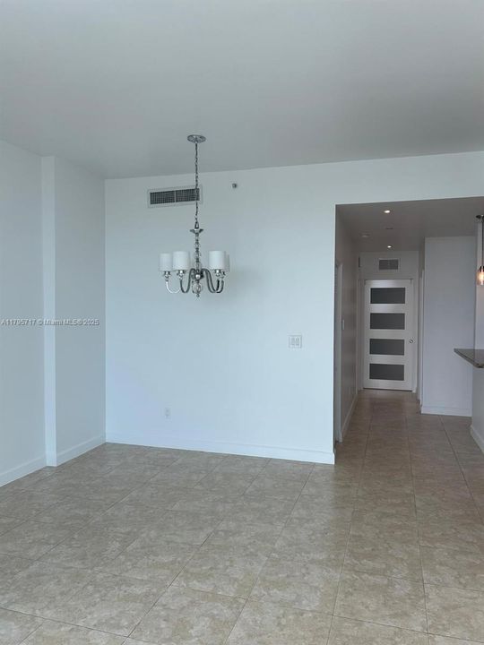 待售: $594,990 (2 贝兹, 2 浴室, 1017 平方英尺)