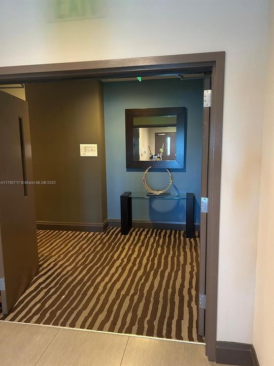 待售: $594,990 (2 贝兹, 2 浴室, 1017 平方英尺)