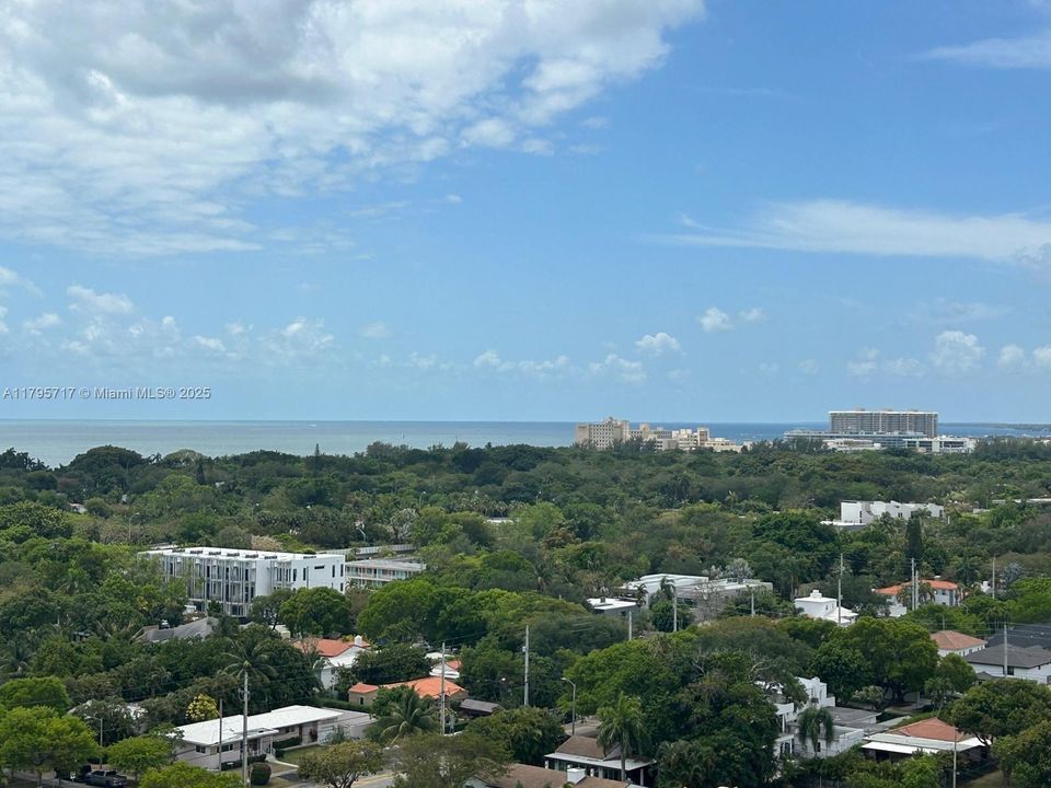 待售: $594,990 (2 贝兹, 2 浴室, 1017 平方英尺)