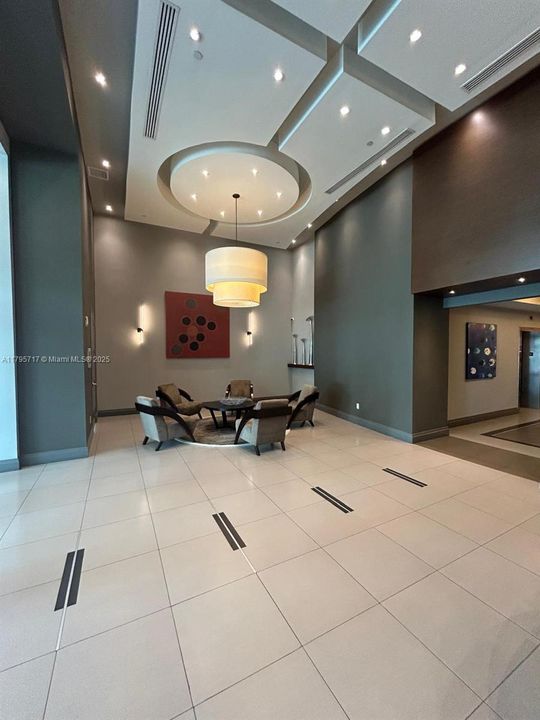 待售: $594,990 (2 贝兹, 2 浴室, 1017 平方英尺)