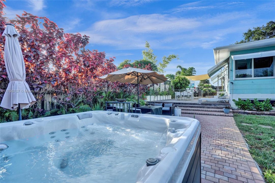 Недавно продано: $525,000 (2 спален, 2 ванн, 1141 Квадратных фут)