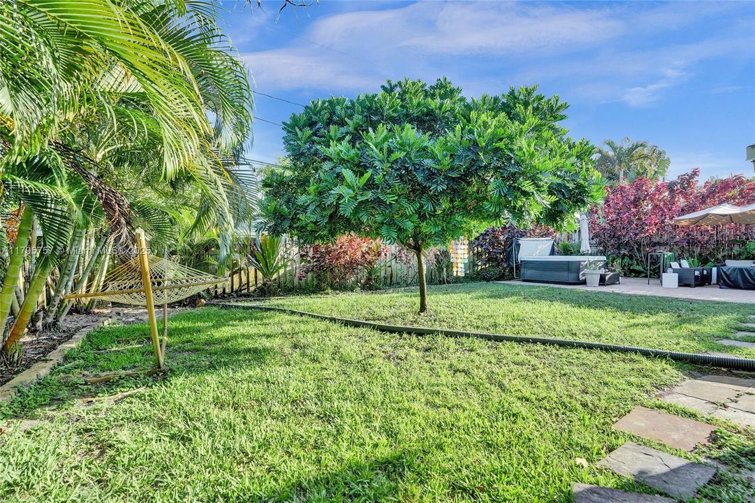 Недавно продано: $525,000 (2 спален, 2 ванн, 1141 Квадратных фут)