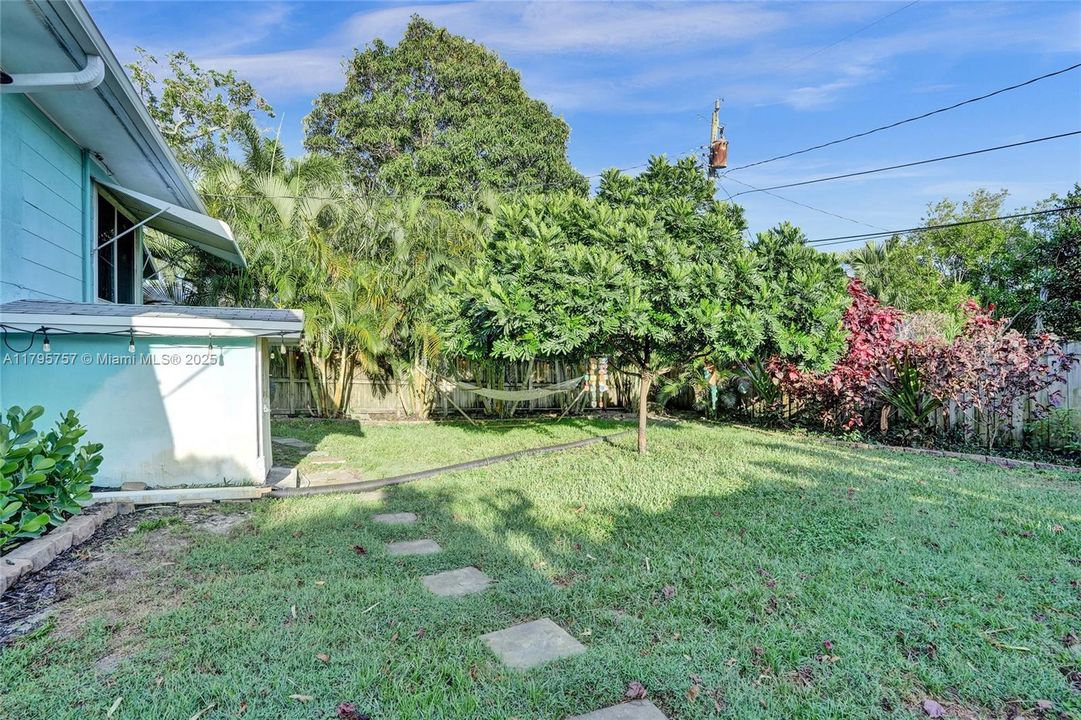 Недавно продано: $525,000 (2 спален, 2 ванн, 1141 Квадратных фут)