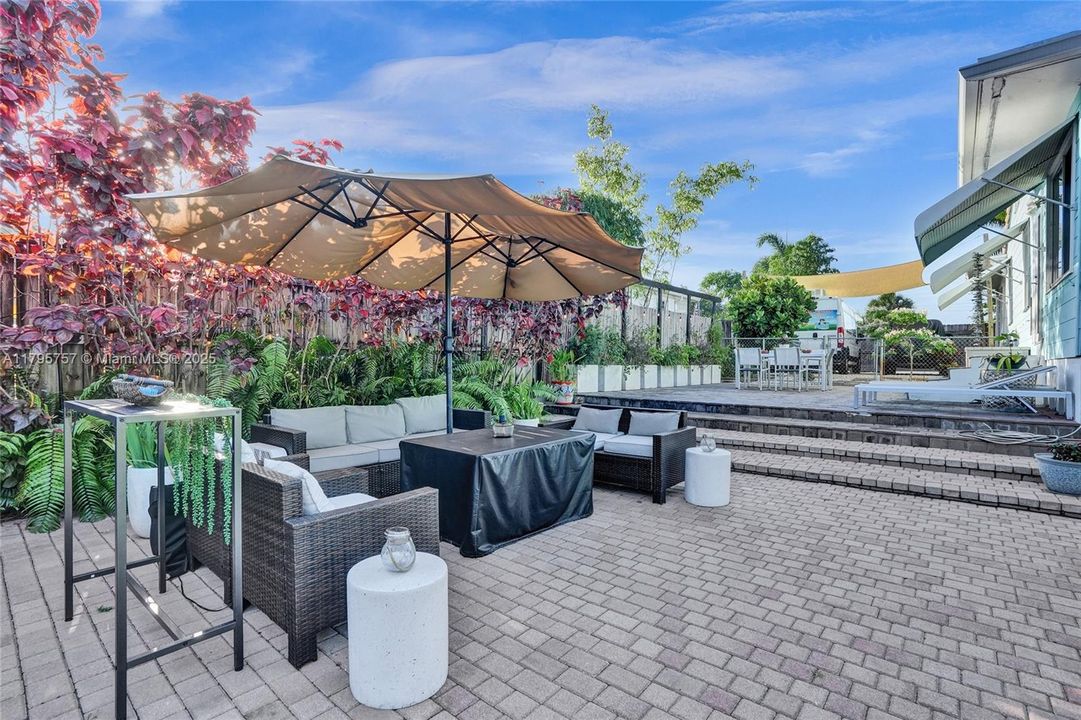 Недавно продано: $525,000 (2 спален, 2 ванн, 1141 Квадратных фут)