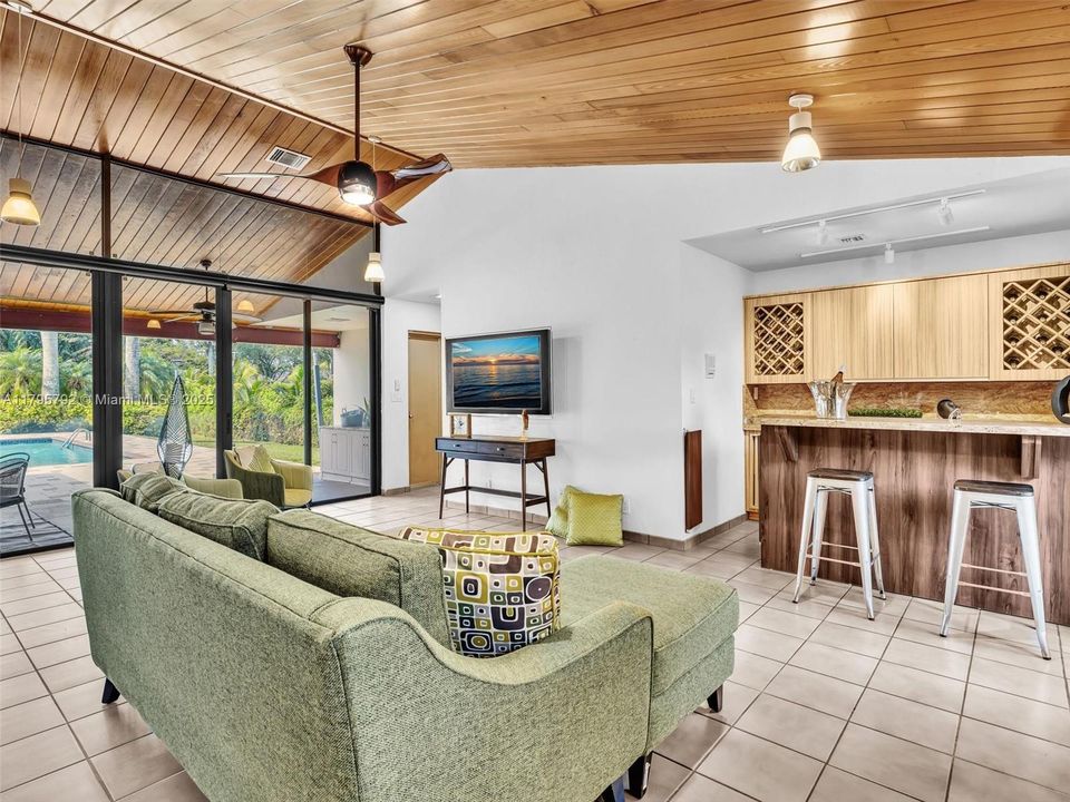 Active With Contract: $2,350,000 (5 beds, 3 baths, 4421 Square Feet)