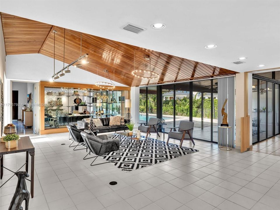 Active With Contract: $2,350,000 (5 beds, 3 baths, 4421 Square Feet)