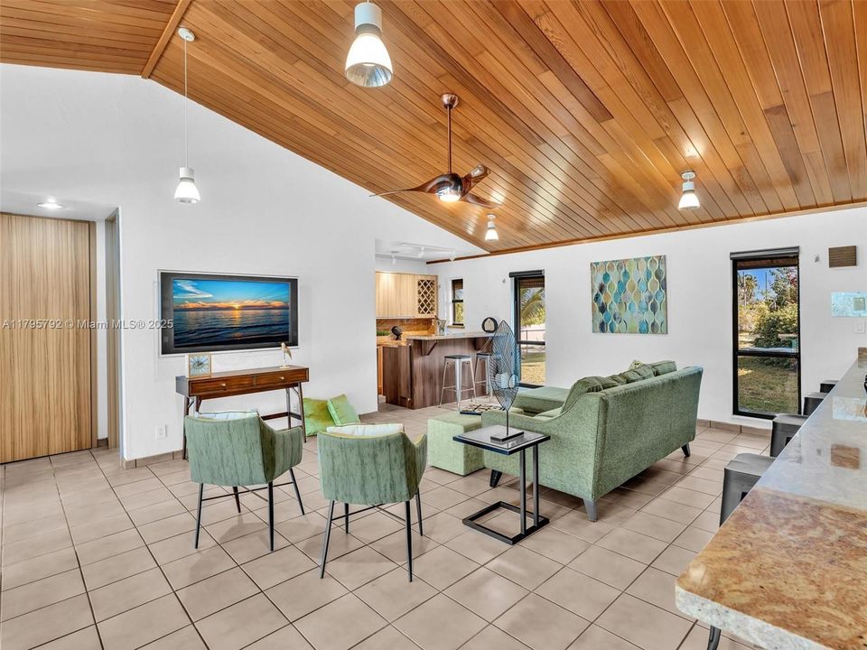 Active With Contract: $2,350,000 (5 beds, 3 baths, 4421 Square Feet)