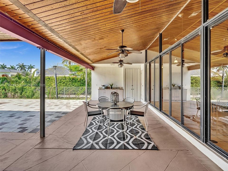 Active With Contract: $2,350,000 (5 beds, 3 baths, 4421 Square Feet)