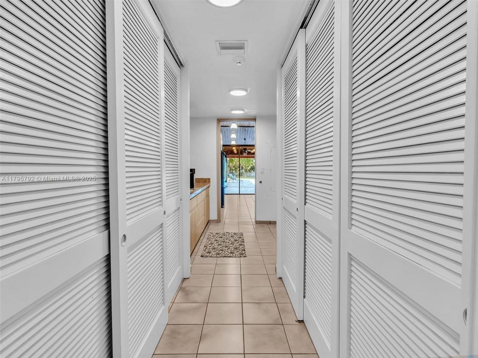 Active With Contract: $2,350,000 (5 beds, 3 baths, 4421 Square Feet)