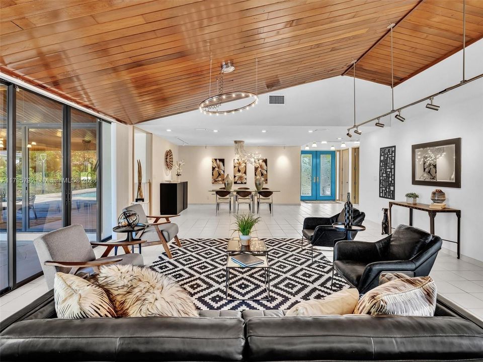 Active With Contract: $2,350,000 (5 beds, 3 baths, 4421 Square Feet)