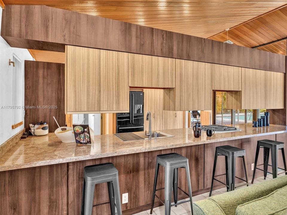 Active With Contract: $2,350,000 (5 beds, 3 baths, 4421 Square Feet)