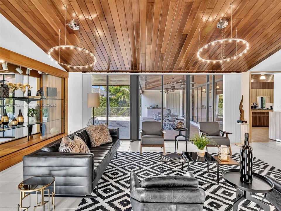 Active With Contract: $2,350,000 (5 beds, 3 baths, 4421 Square Feet)