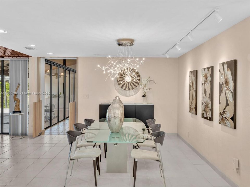 Active With Contract: $2,350,000 (5 beds, 3 baths, 4421 Square Feet)