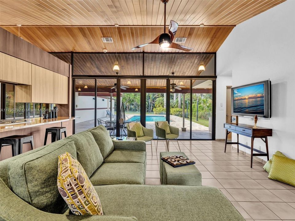 Active With Contract: $2,350,000 (5 beds, 3 baths, 4421 Square Feet)