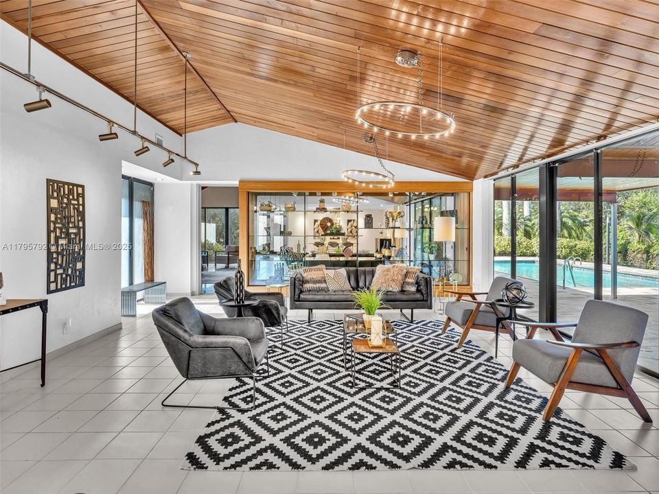 Active With Contract: $2,350,000 (5 beds, 3 baths, 4421 Square Feet)