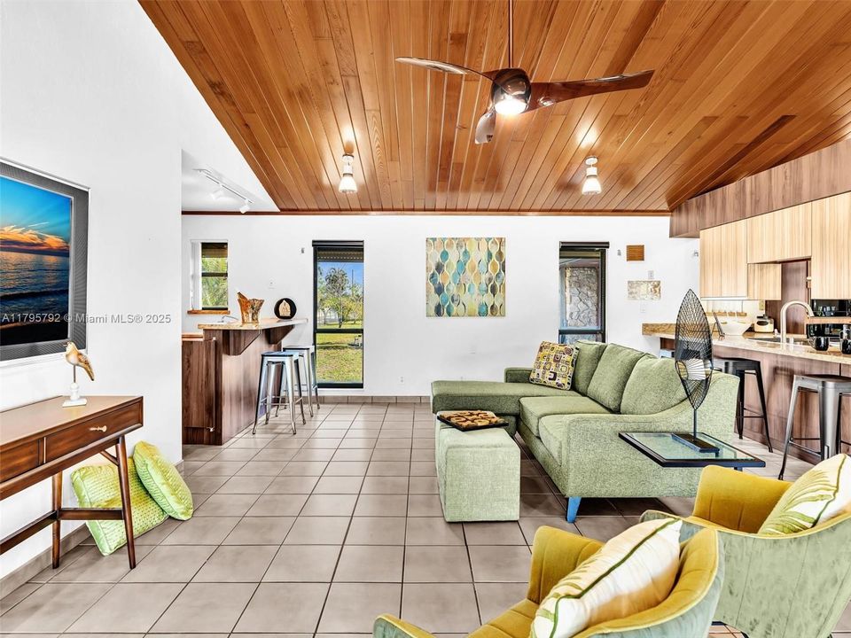 Active With Contract: $2,350,000 (5 beds, 3 baths, 4421 Square Feet)