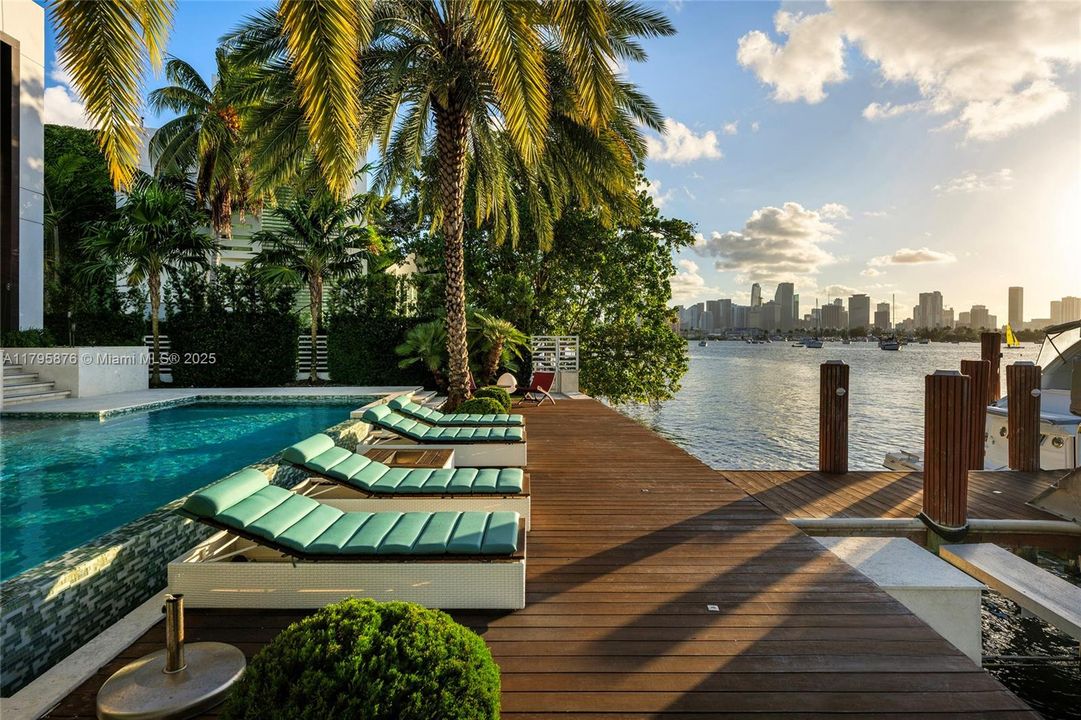 For Sale: $24,500,000 (5 beds, 6 baths, 4827 Square Feet)