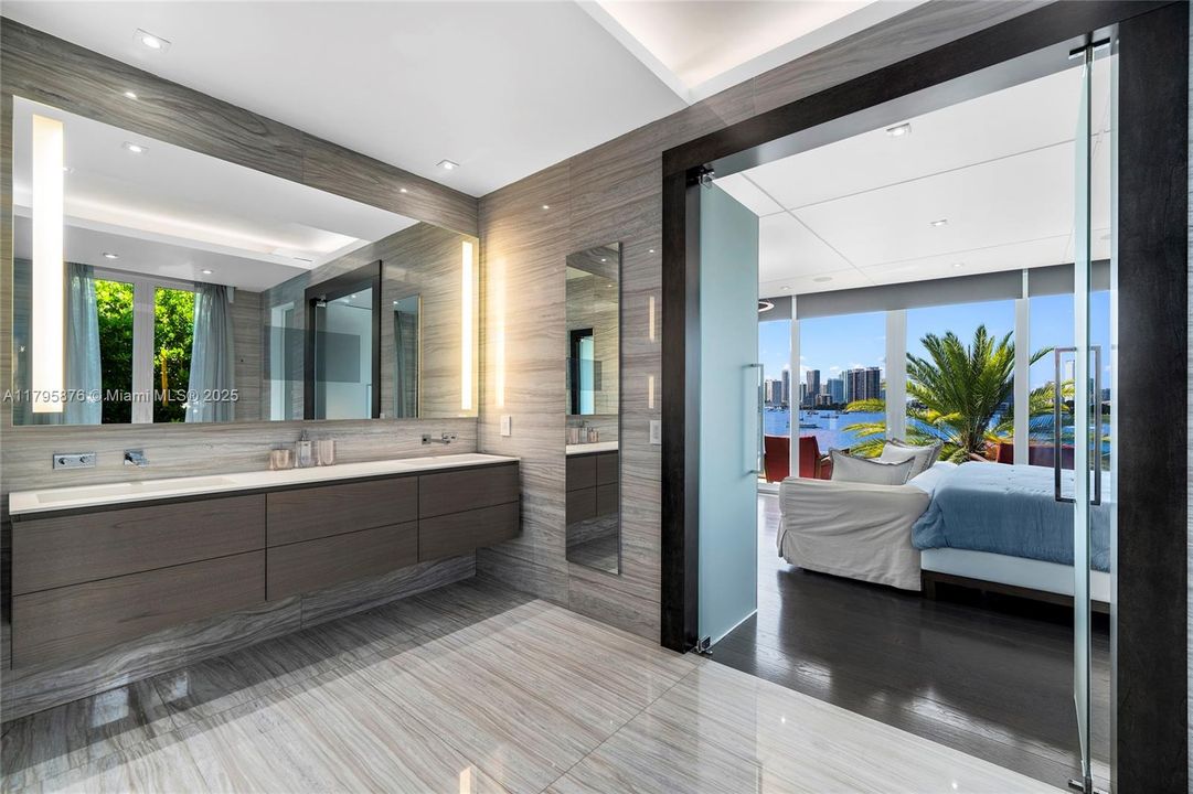 For Sale: $24,500,000 (5 beds, 6 baths, 4827 Square Feet)