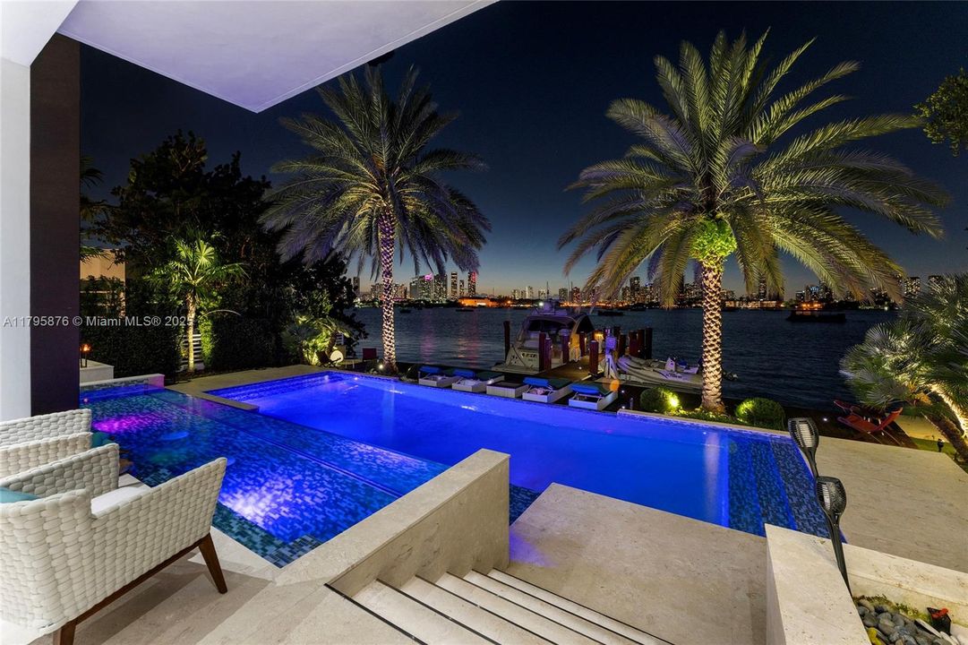 For Sale: $24,500,000 (5 beds, 6 baths, 4827 Square Feet)