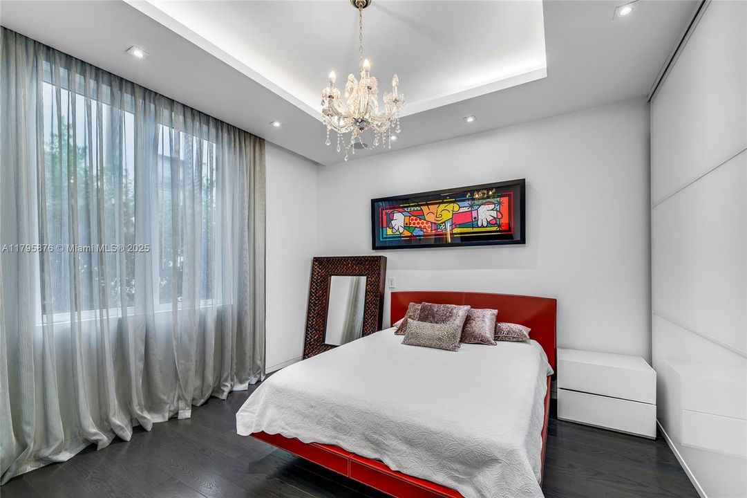 For Sale: $24,500,000 (5 beds, 6 baths, 4827 Square Feet)