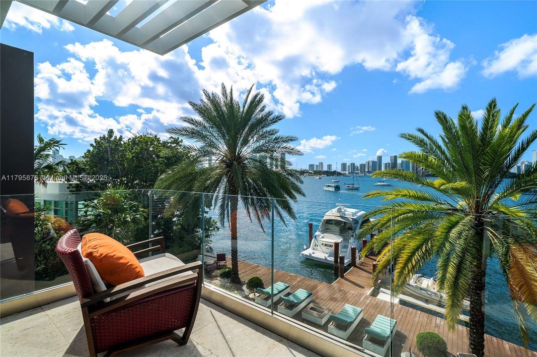 For Sale: $24,500,000 (5 beds, 6 baths, 4827 Square Feet)