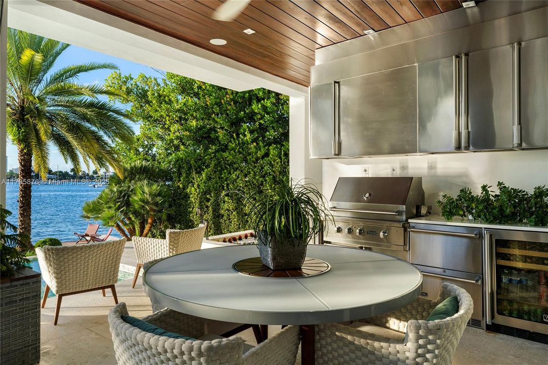 For Sale: $24,500,000 (5 beds, 6 baths, 4827 Square Feet)