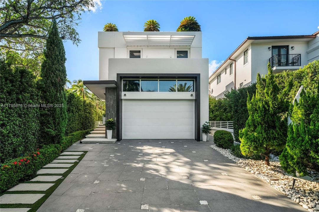 For Sale: $24,500,000 (5 beds, 6 baths, 4827 Square Feet)