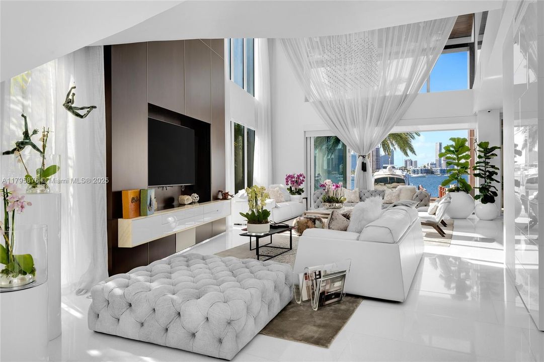 For Sale: $24,500,000 (5 beds, 6 baths, 4827 Square Feet)