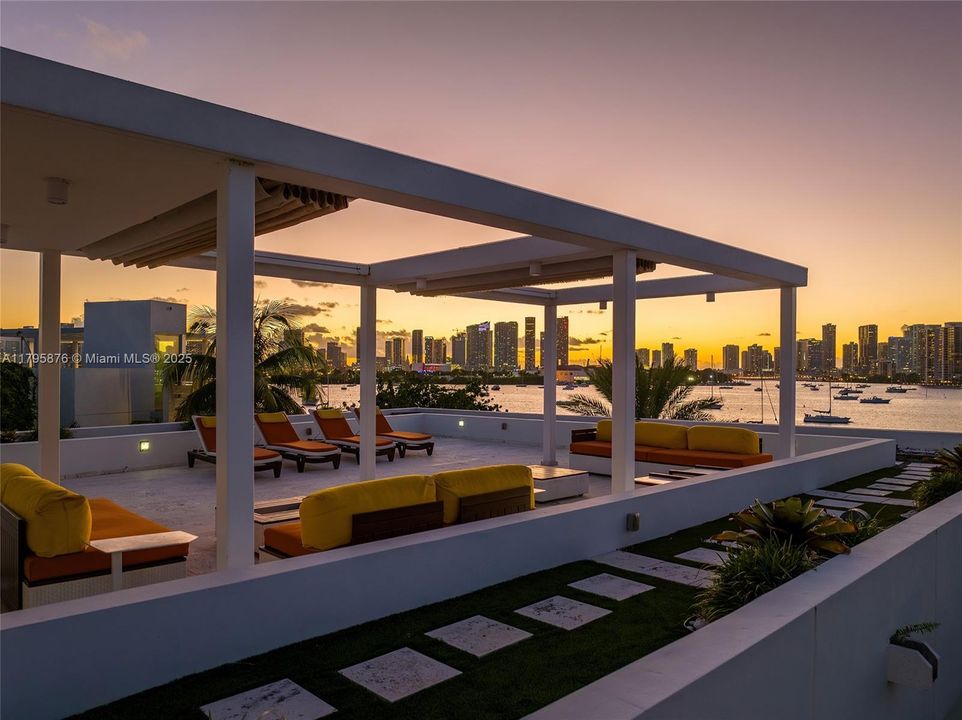 For Sale: $24,500,000 (5 beds, 6 baths, 4827 Square Feet)