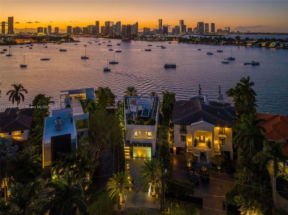 For Sale: $24,500,000 (5 beds, 6 baths, 4827 Square Feet)