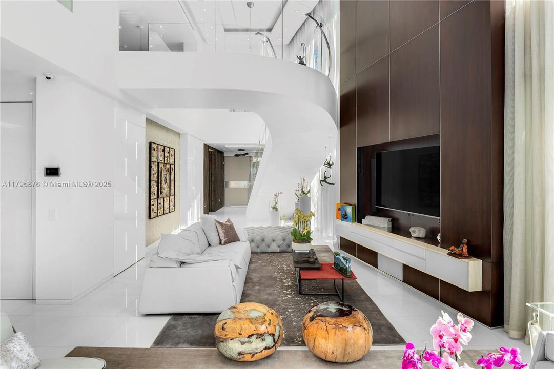 For Sale: $24,500,000 (5 beds, 6 baths, 4827 Square Feet)